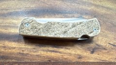 Lovecký nůž zavírací 9 cm s pilkou dančí paroží
