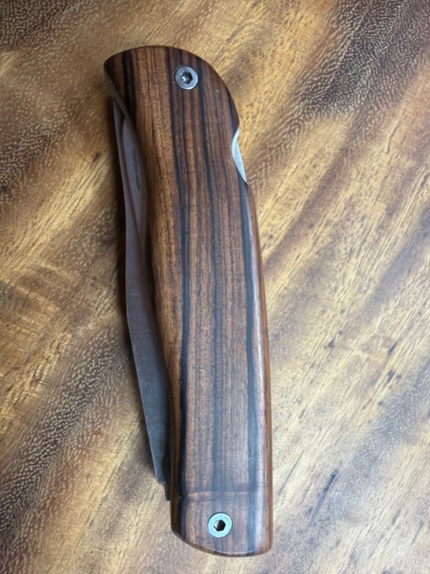 Lovecký nůž zavírací 10 cm s pilkou palisandr