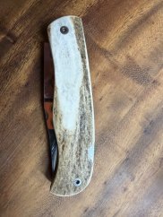 Lovecký nůž zavírací 9 cm paroží