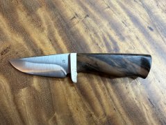 Dýka lovecká s ořechovým dřevem