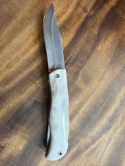 Lovecký nůž zavírací 10 cm paroží s pilkou paroží jelen Milu