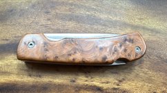 Lovecký nůž zavírací  9 cm s pilkou kořenice túje africké