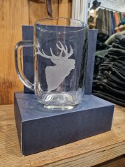 Brusírna Janský - ručně pískovaný pivní půllitr z českého křišťálu Jelen