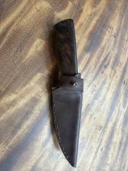 Dýka lovecká s ořechovým dřevem